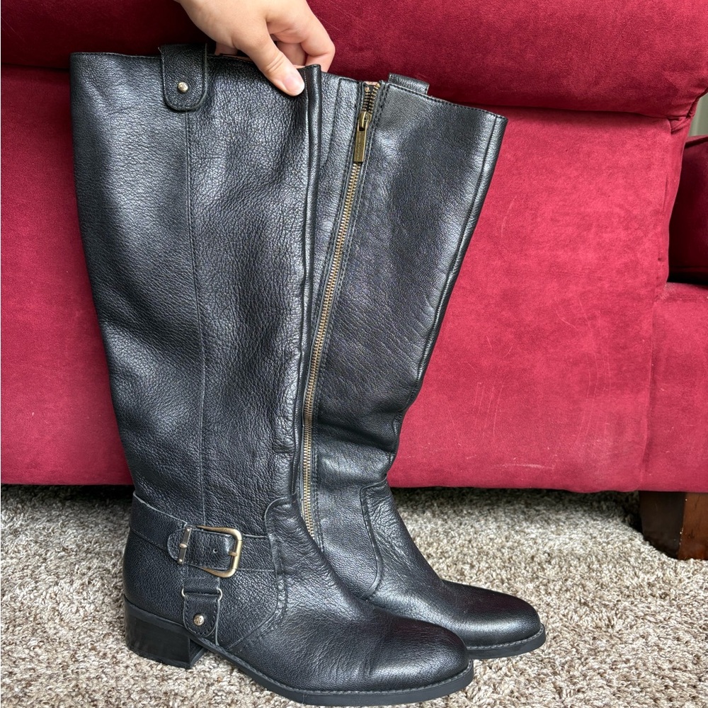 Elegant Black Leather Heeled Boots